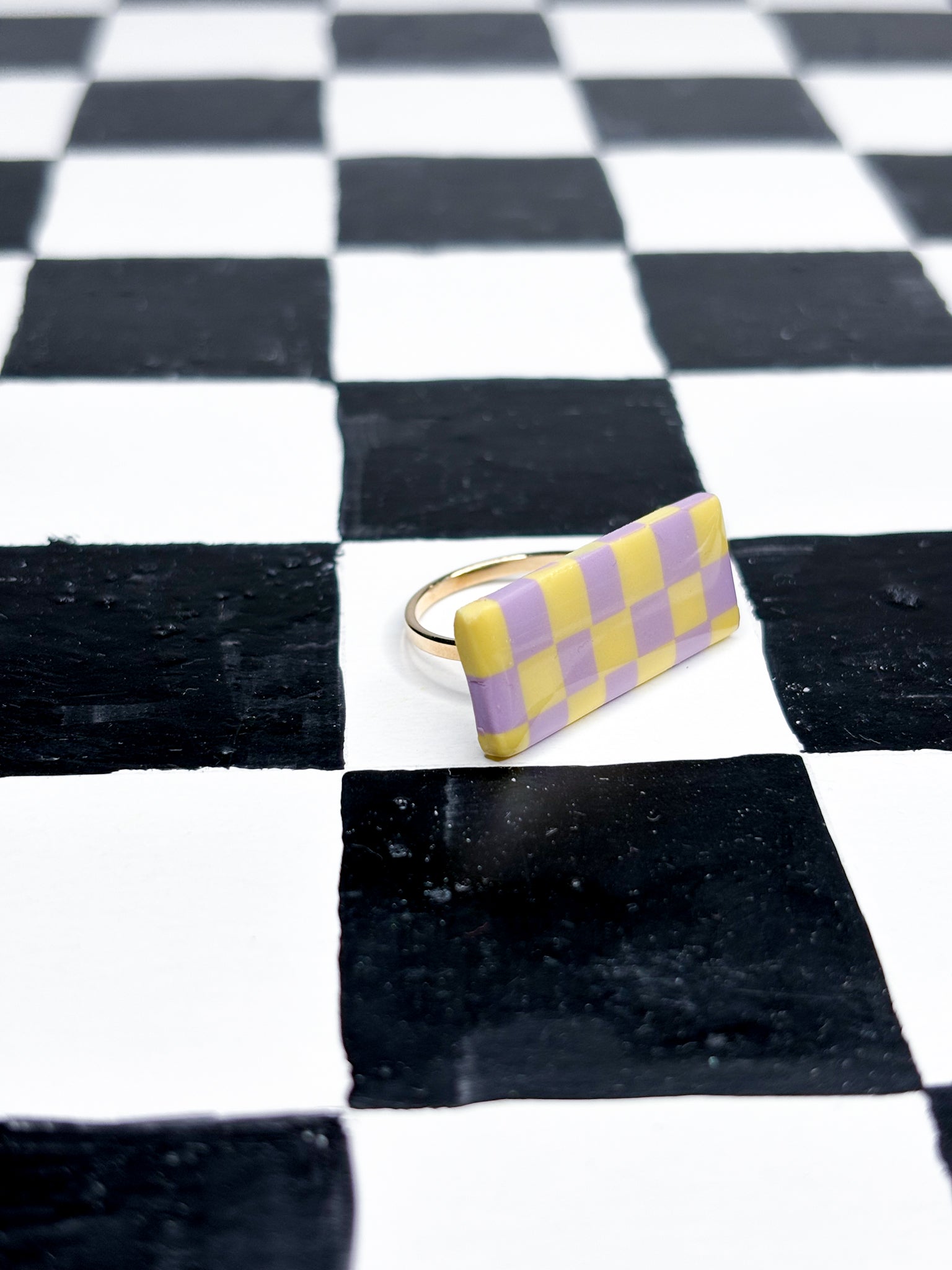 Checkerboard Ring horizontal
